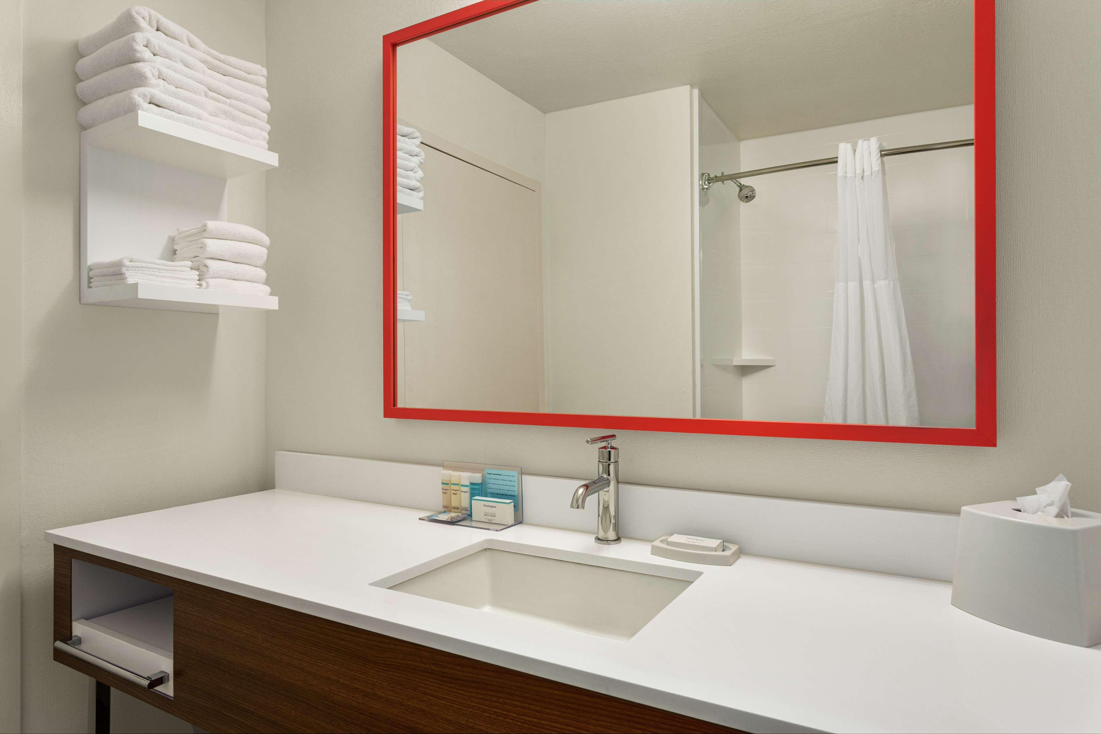 Hampton Inn Kansas City Блу-Спрингс Экстерьер фото