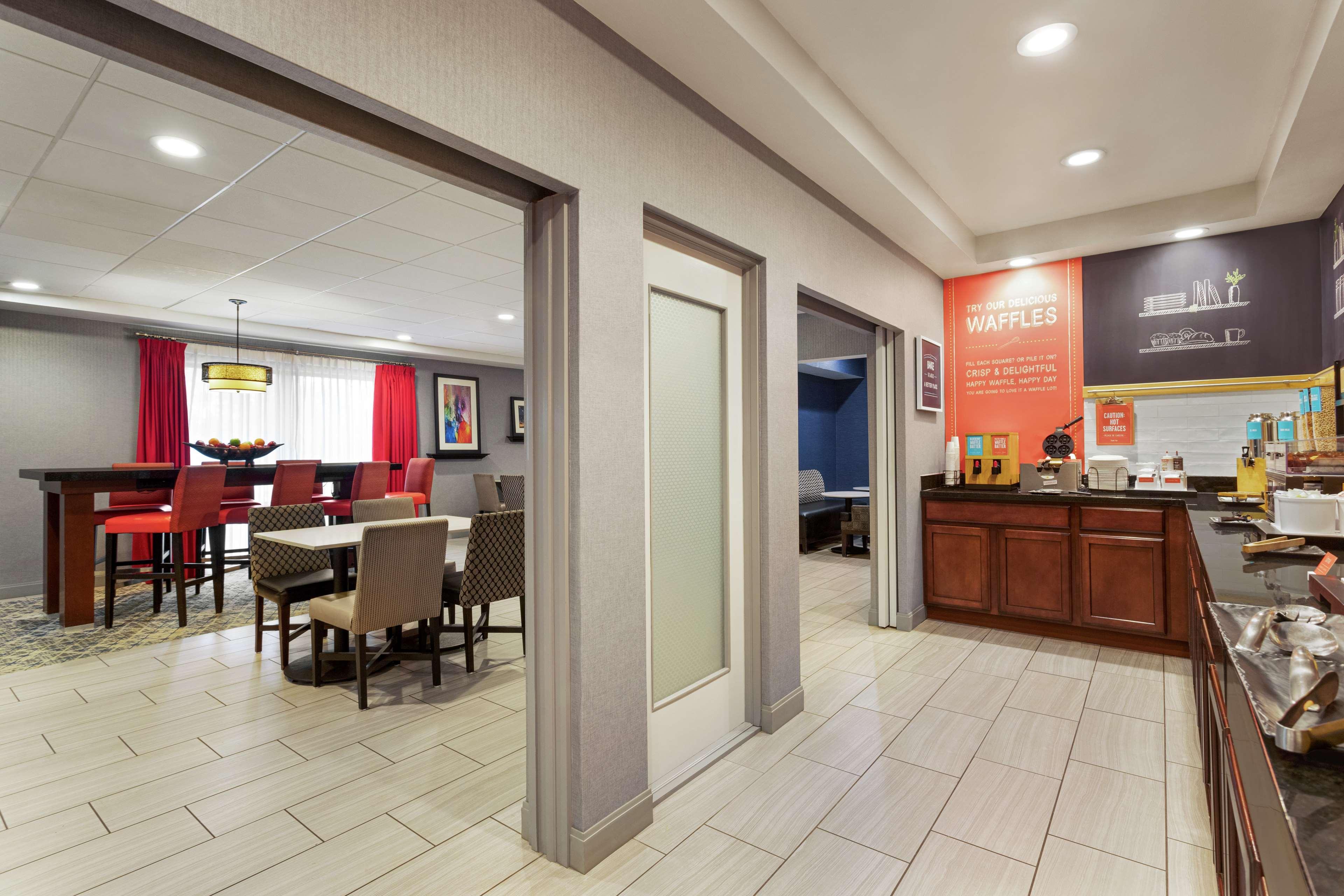 Hampton Inn Kansas City Блу-Спрингс Экстерьер фото