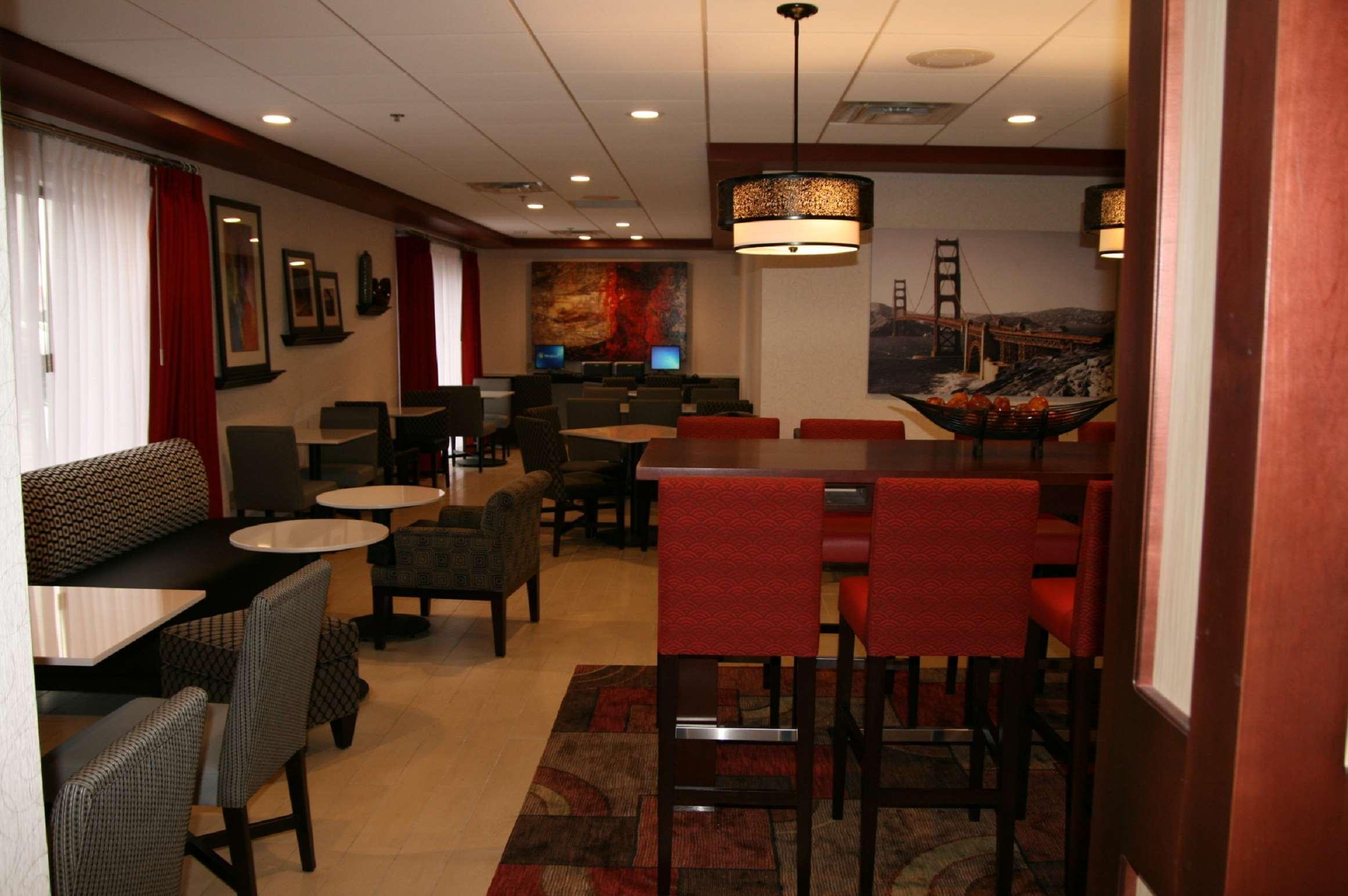 Hampton Inn Kansas City Блу-Спрингс Экстерьер фото