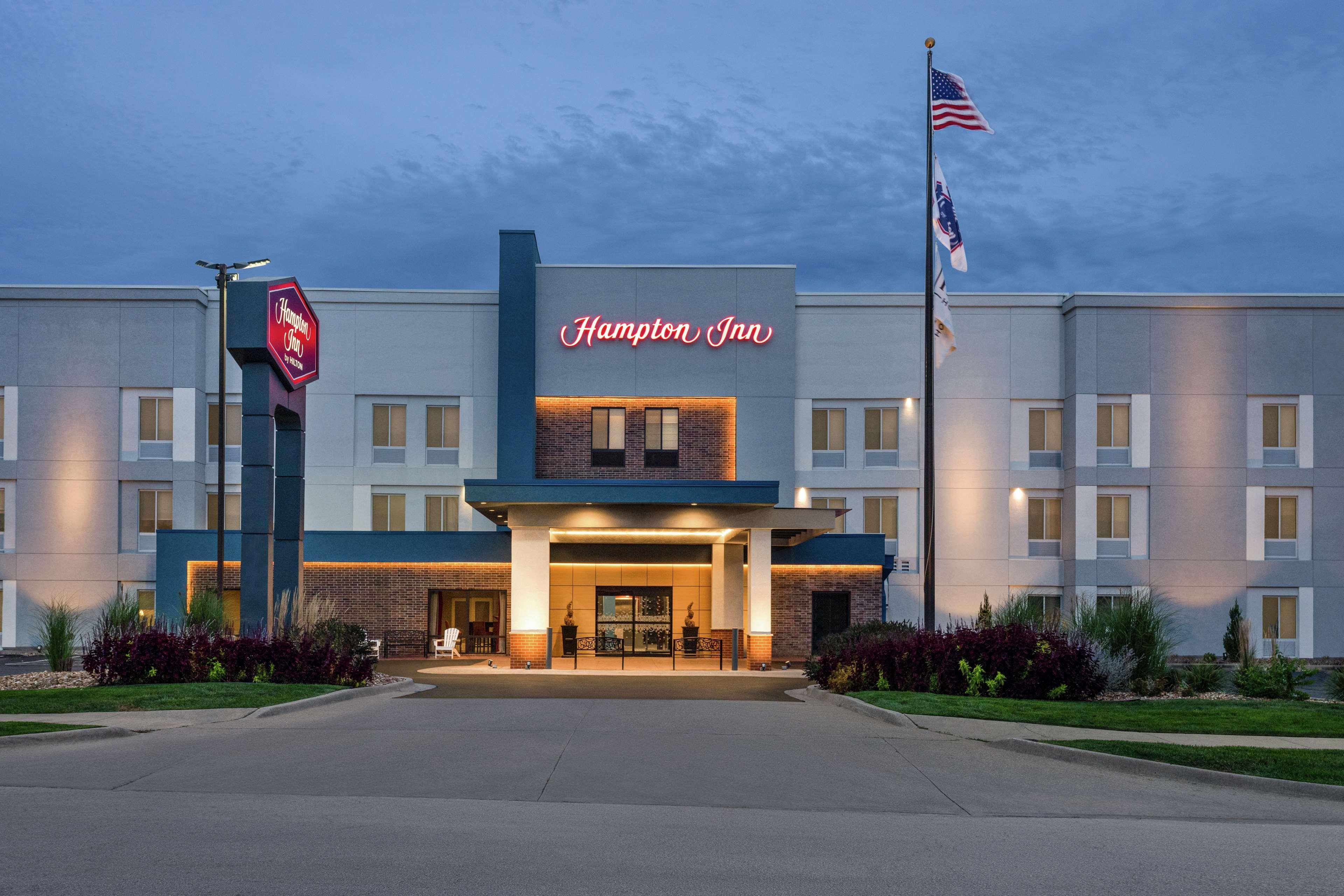 Hampton Inn Kansas City Блу-Спрингс Экстерьер фото
