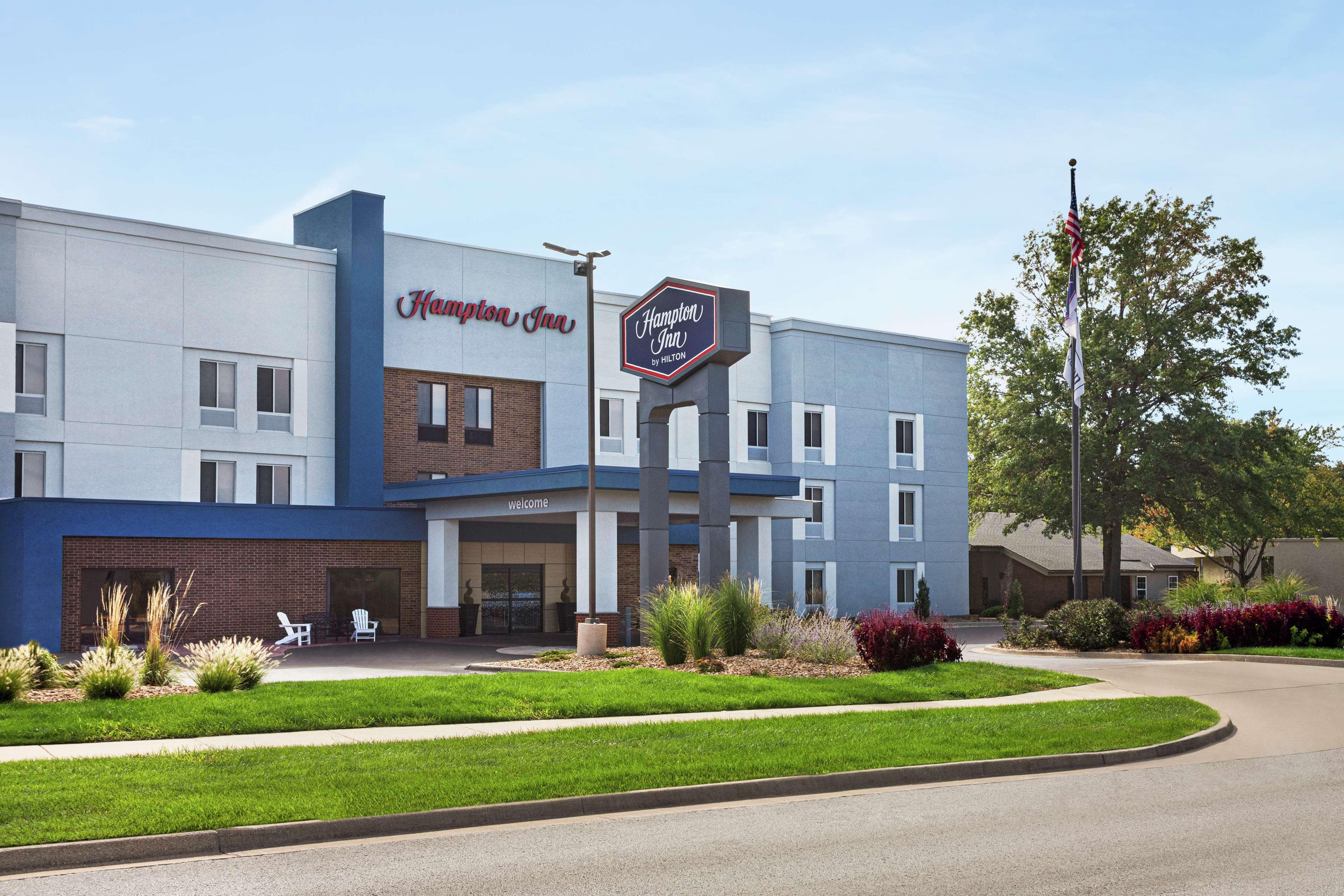 Hampton Inn Kansas City Блу-Спрингс Экстерьер фото