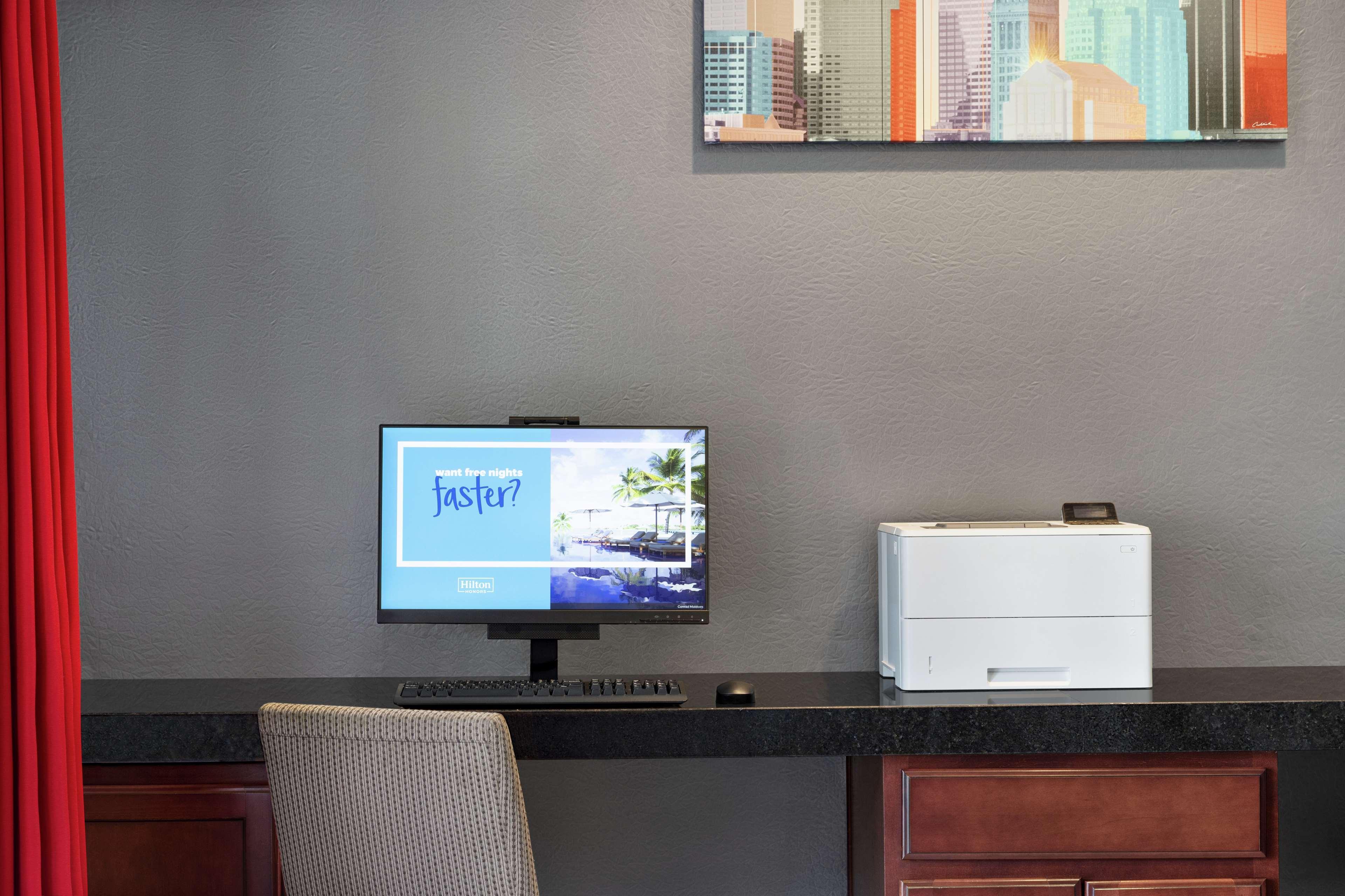 Hampton Inn Kansas City Блу-Спрингс Экстерьер фото