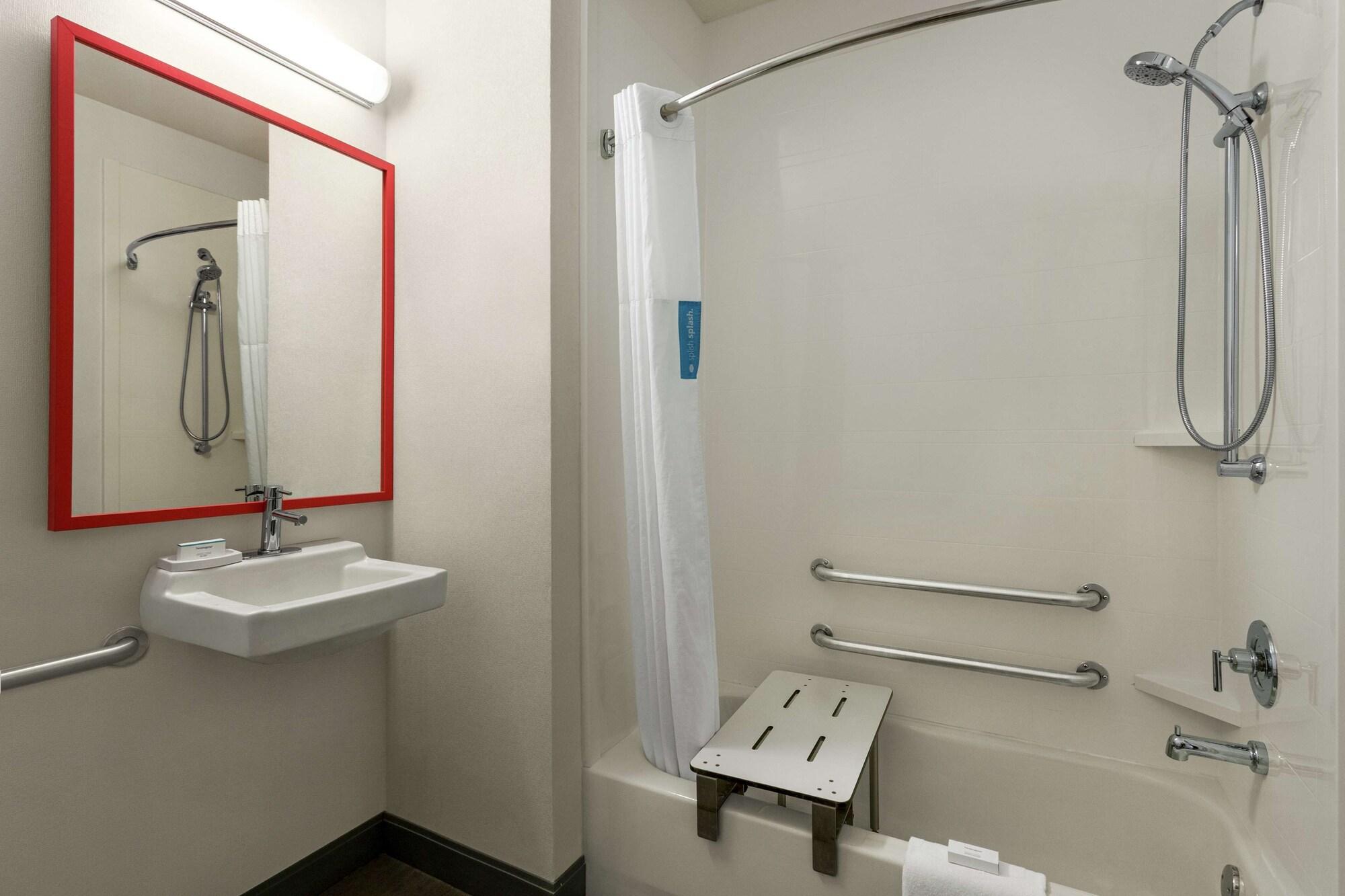 Hampton Inn Kansas City Блу-Спрингс Экстерьер фото