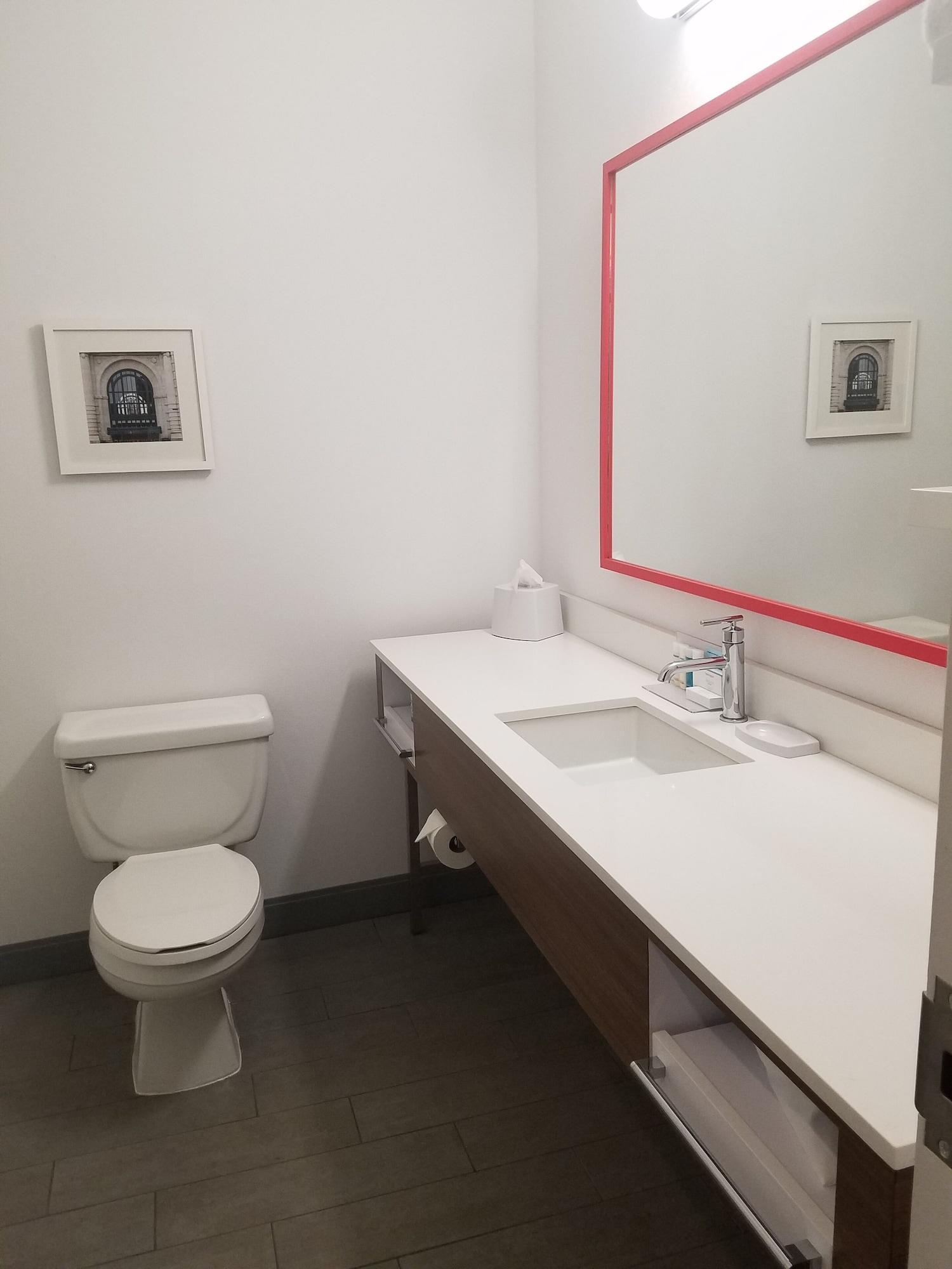 Hampton Inn Kansas City Блу-Спрингс Экстерьер фото