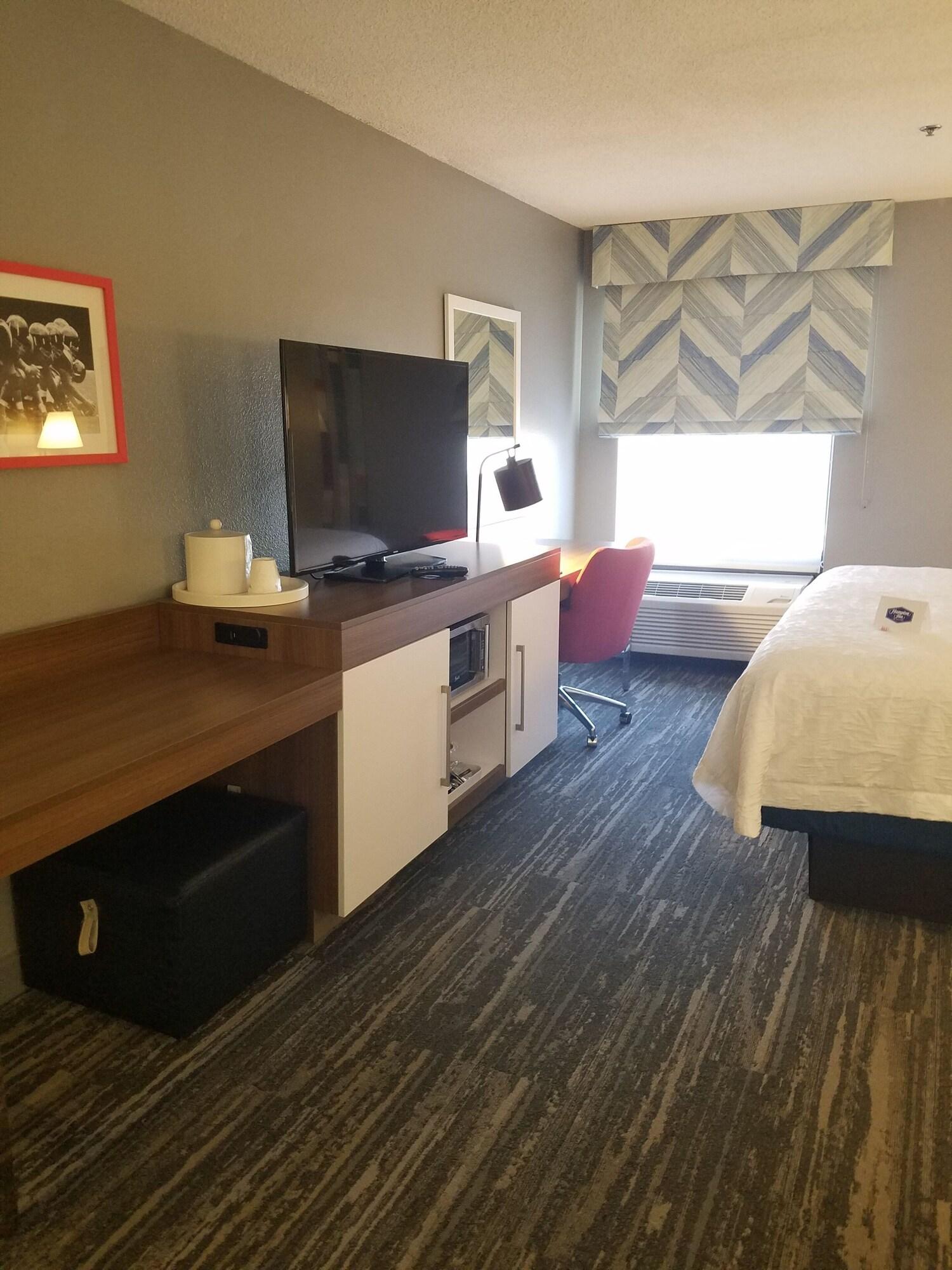 Hampton Inn Kansas City Блу-Спрингс Экстерьер фото