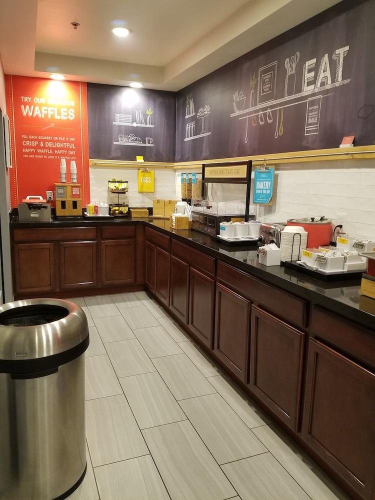 Hampton Inn Kansas City Блу-Спрингс Экстерьер фото