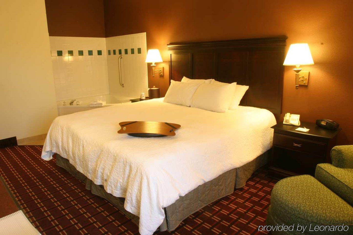 Hampton Inn Kansas City Блу-Спрингс Экстерьер фото