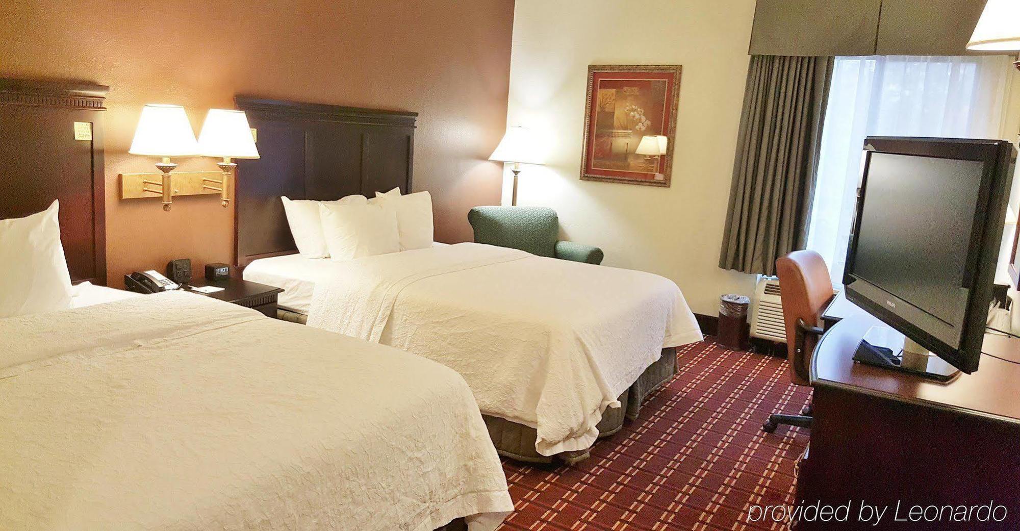 Hampton Inn Kansas City Блу-Спрингс Экстерьер фото