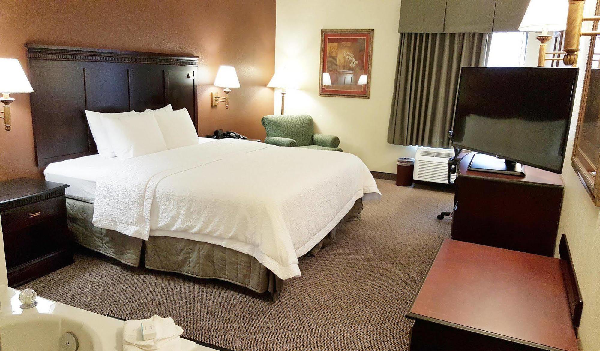 Hampton Inn Kansas City Блу-Спрингс Экстерьер фото