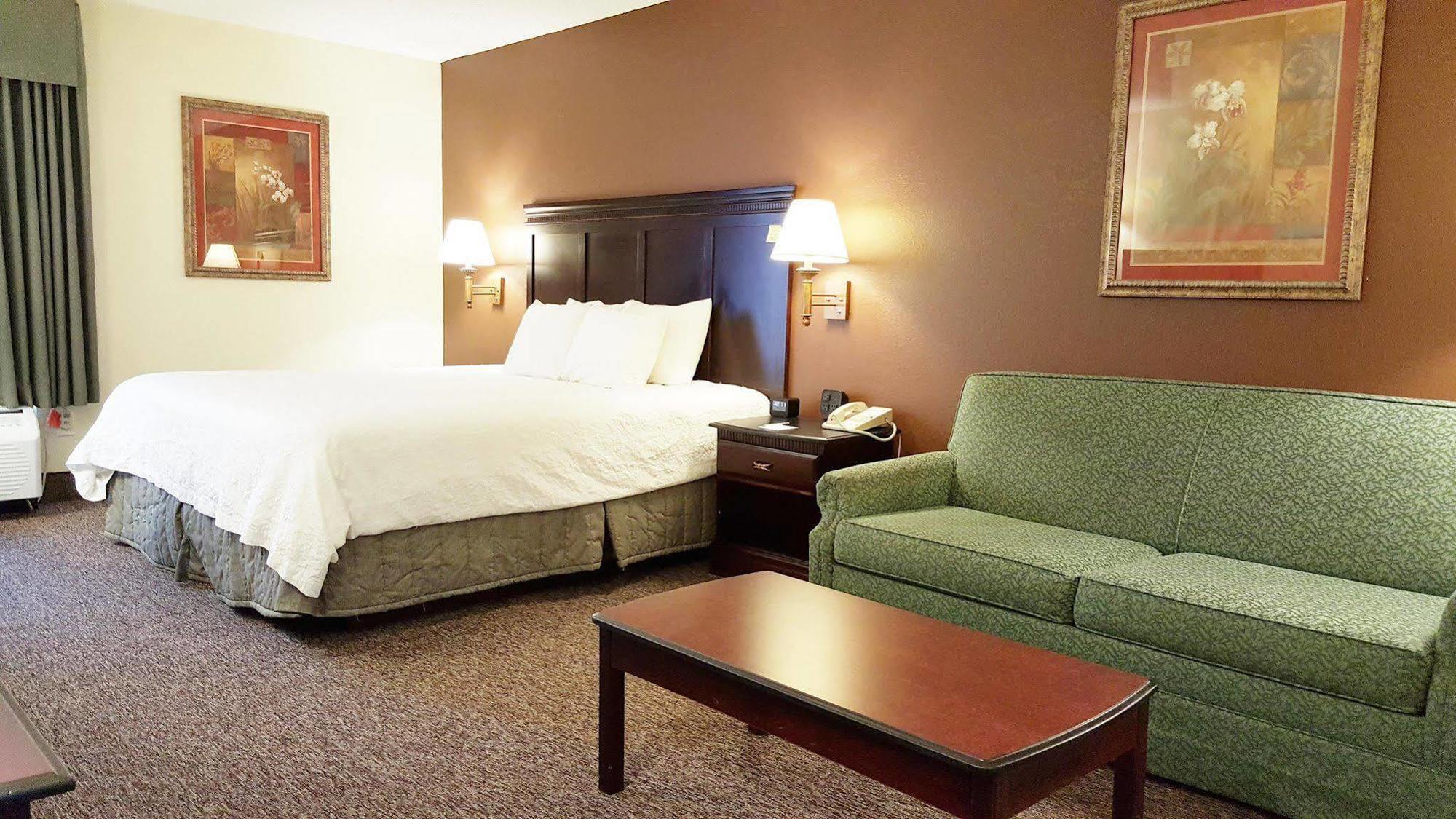 Hampton Inn Kansas City Блу-Спрингс Экстерьер фото