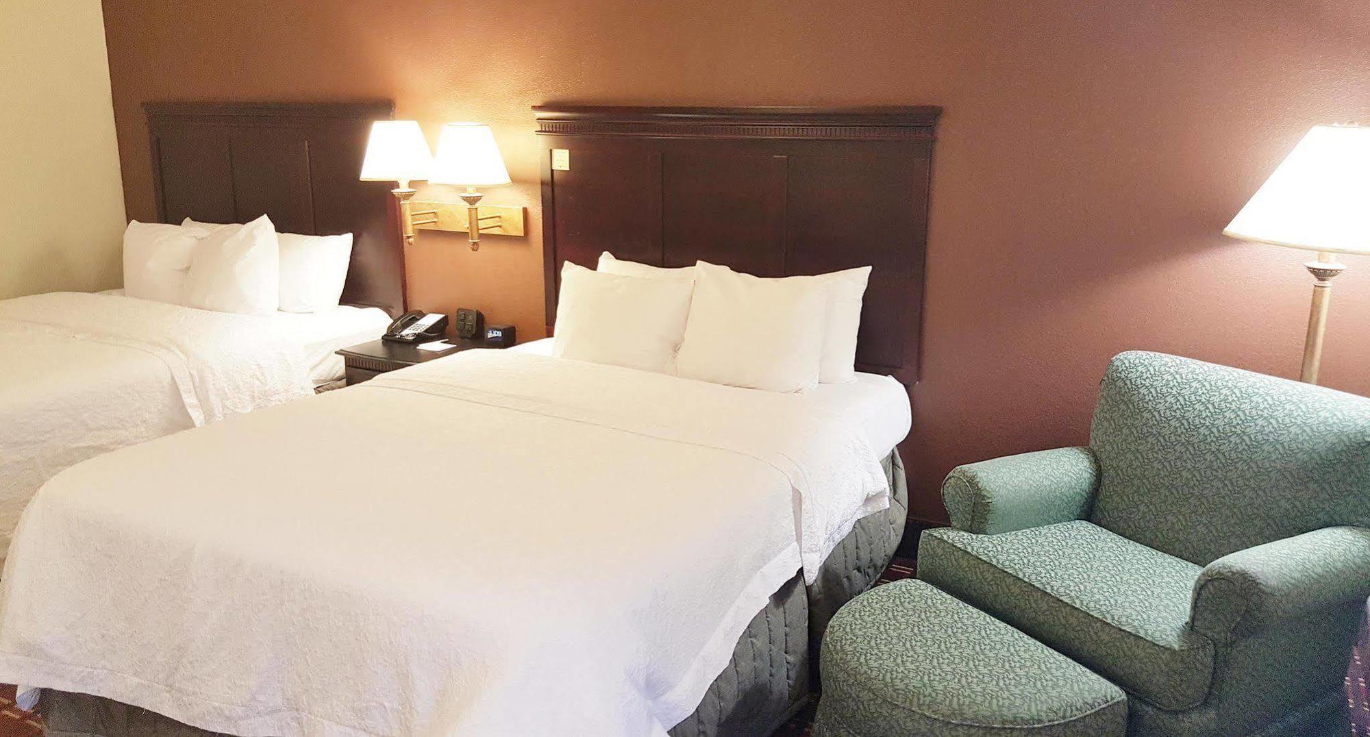 Hampton Inn Kansas City Блу-Спрингс Экстерьер фото