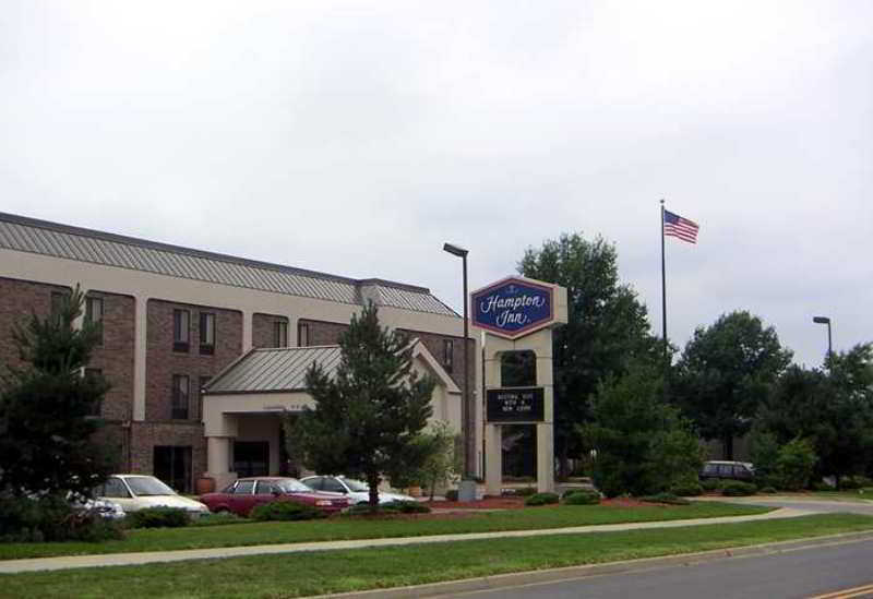 Hampton Inn Kansas City Блу-Спрингс Экстерьер фото