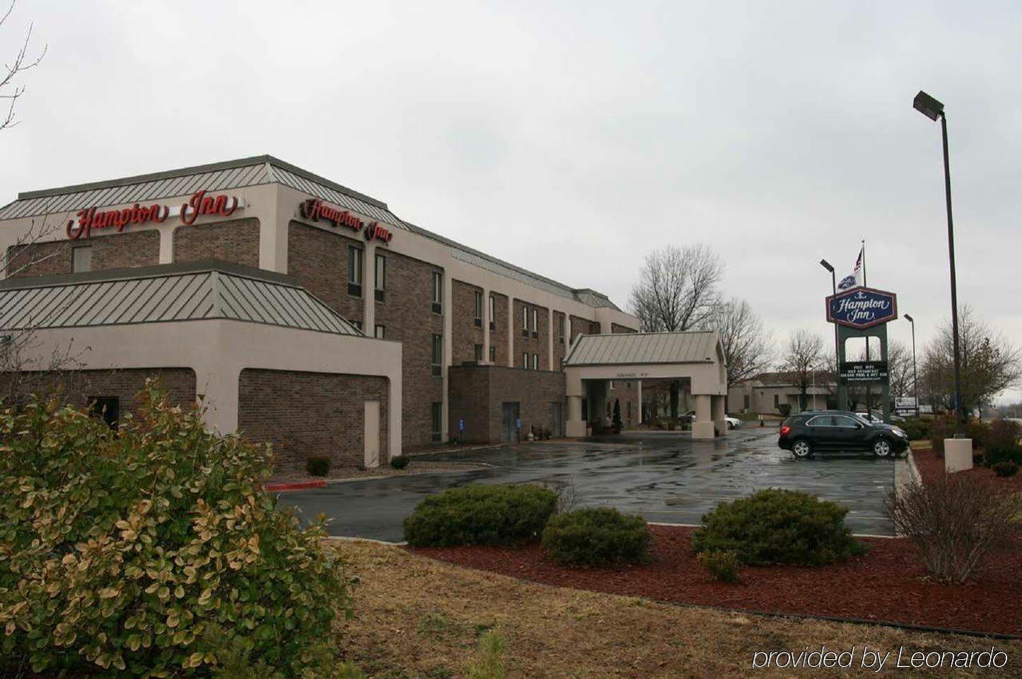 Hampton Inn Kansas City Блу-Спрингс Экстерьер фото